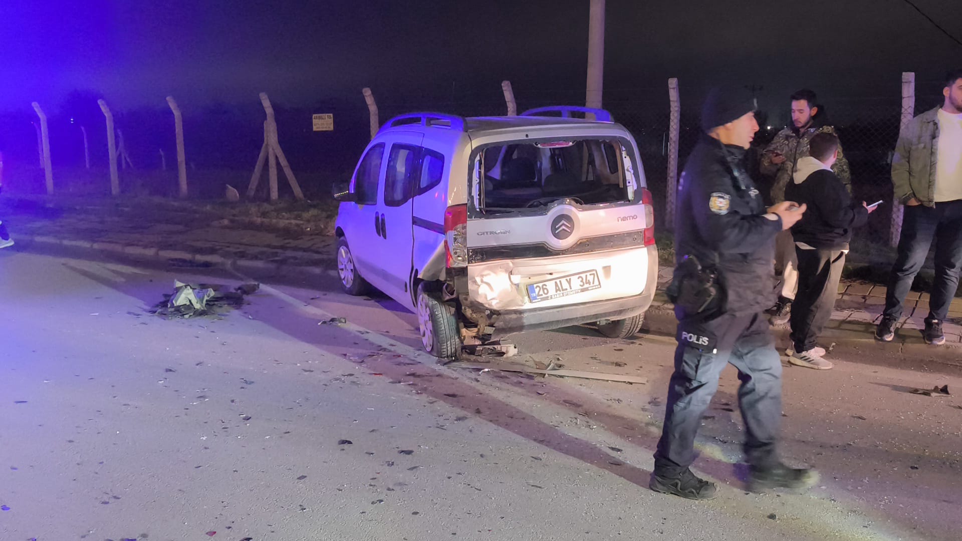 Kütahya’da 3 Araçlı Kaza, Yaralılar Var (1)