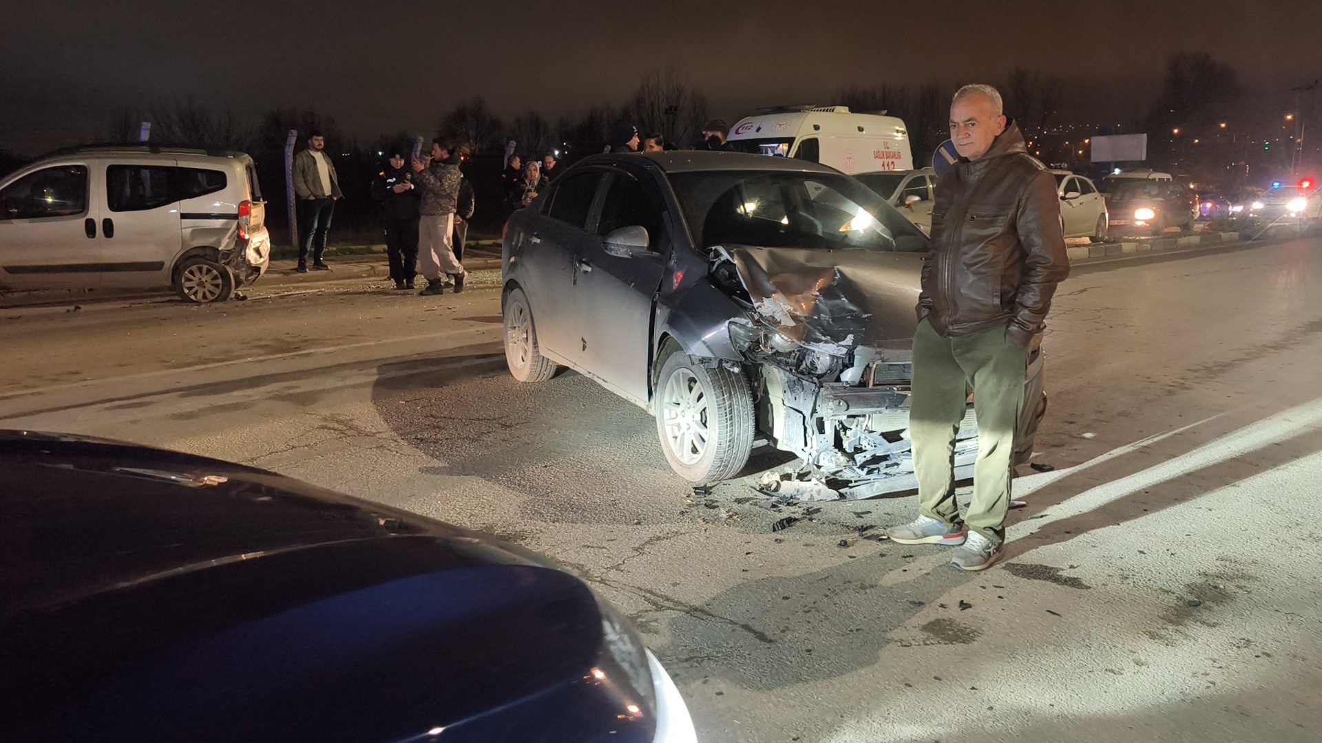 Kütahya’da 3 Araçlı Kaza, Yaralılar Var (4)