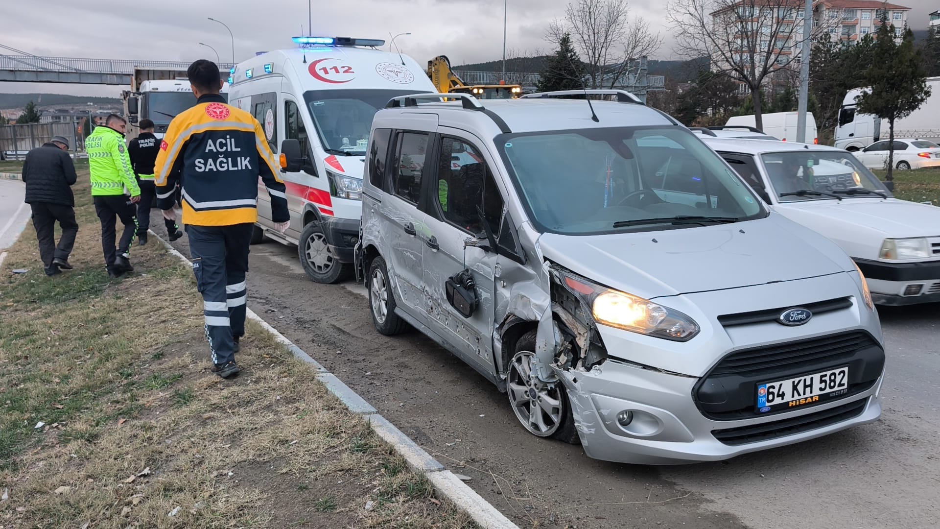 Kütahya’da 6 Araç Birbirine Girdi, Yaralılar Var (1)