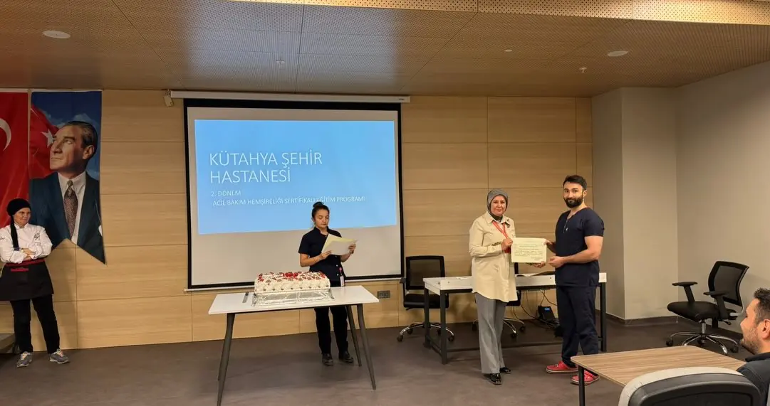 Kütahya’da Acil Bakım Hemşireleri Sertifikalarını Aldı 1