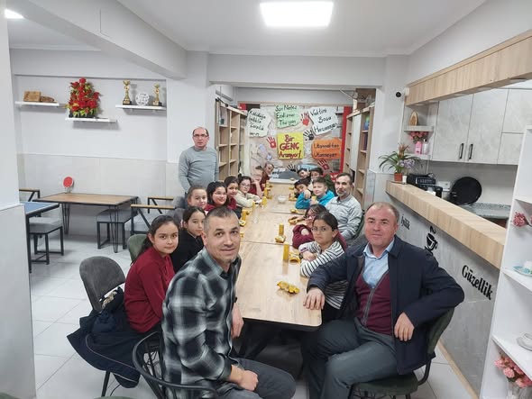 Kütahya’da Çedes Öğrencilerinden Simav Diyanet Gençlik Merkezi’ne Ziyaret 2