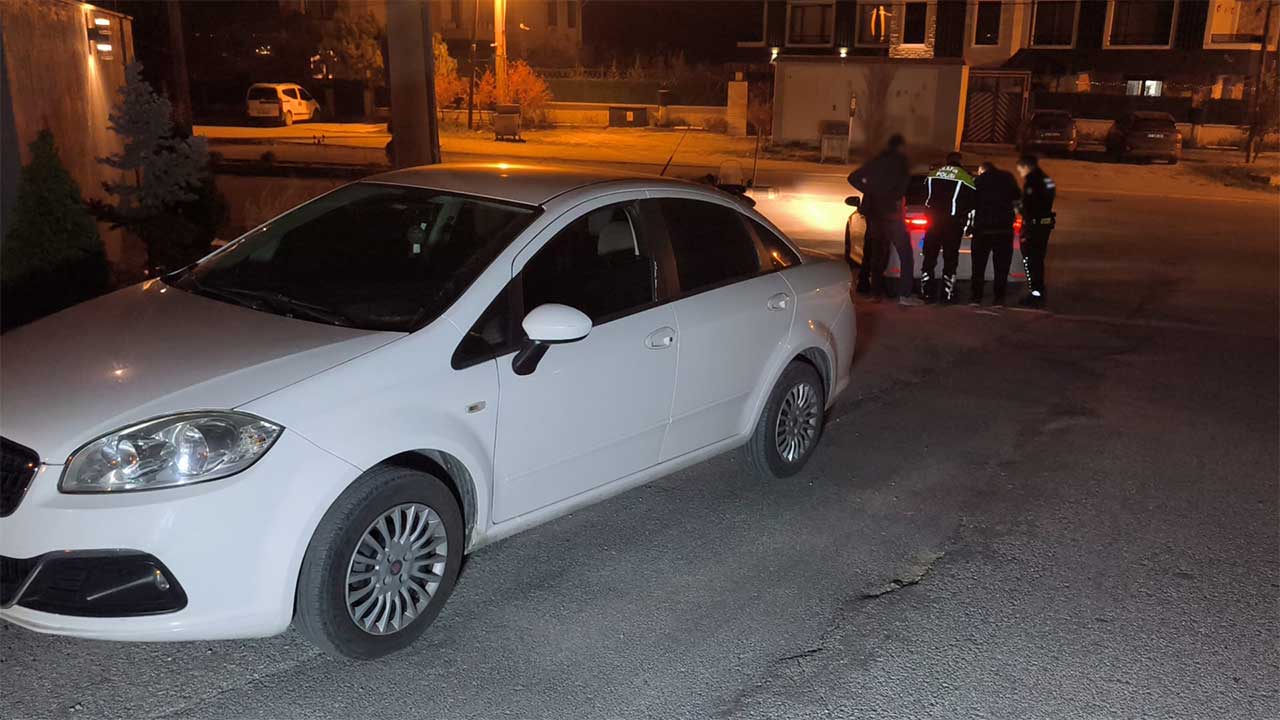 Kütahya’da Ehliyetsiz Ve Alkollü Sürücüler Polisten Kaçamadı4