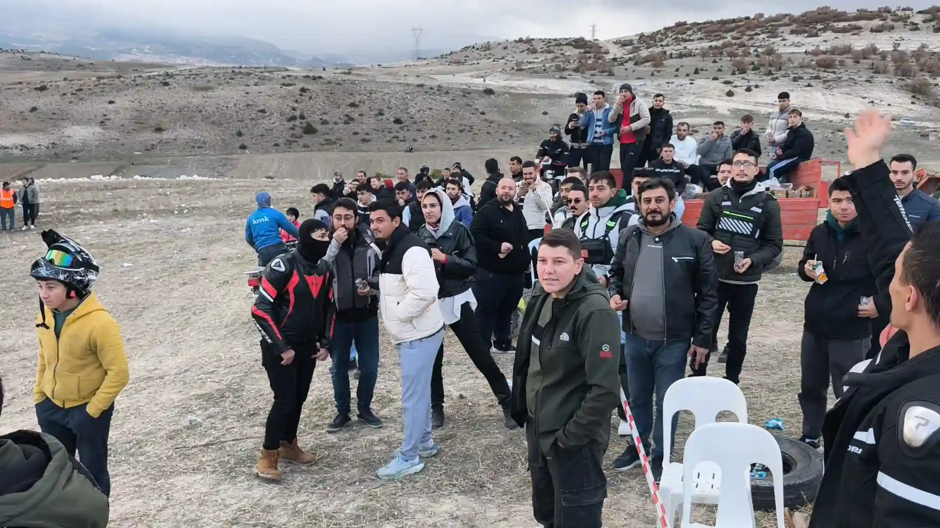 Kütahya’da Genç Motosiklet Tutkunlarından Heyecanlı Parkur 2