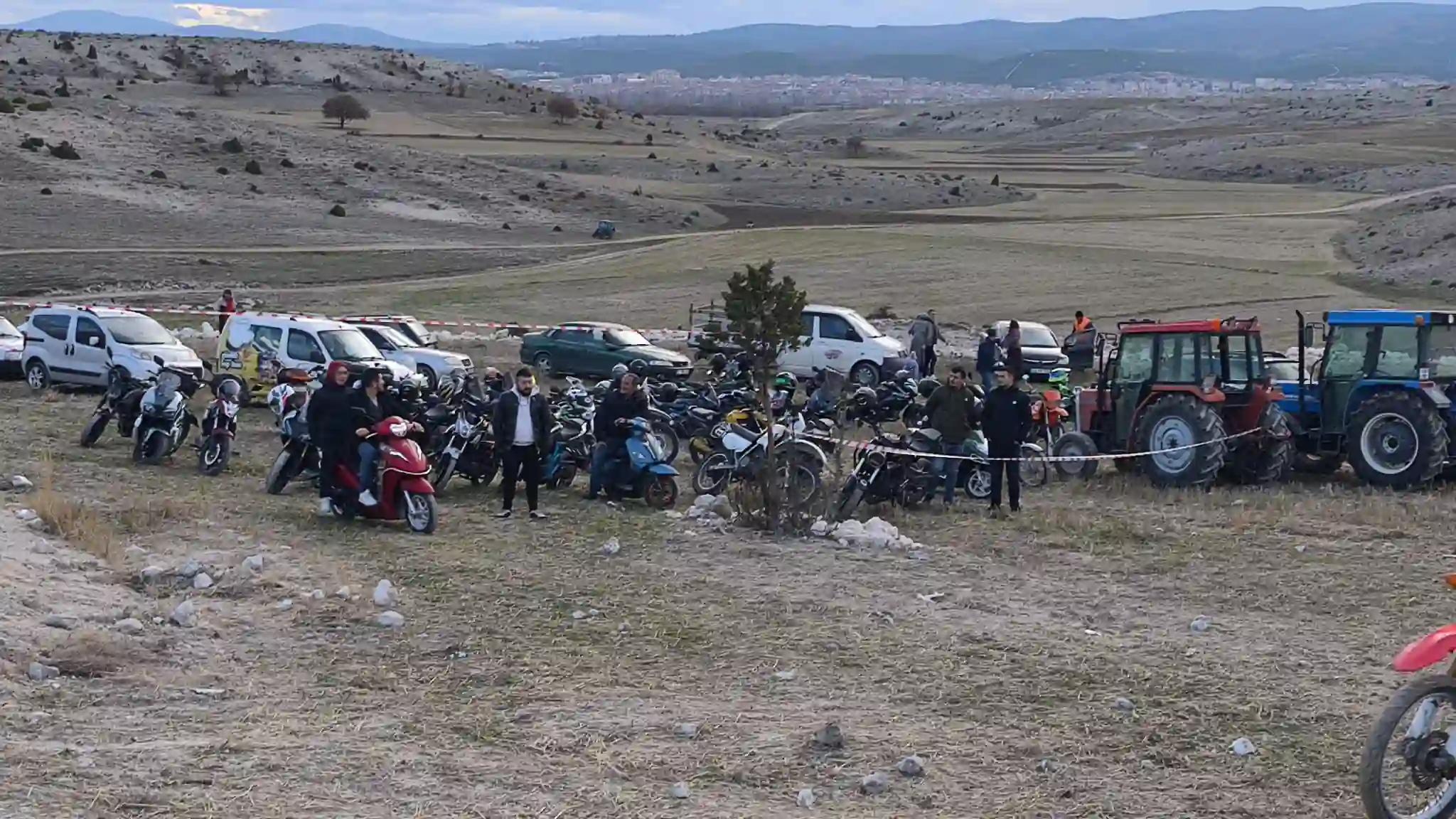 Kütahya’da Genç Motosiklet Tutkunlarından Heyecanlı Parkur 3