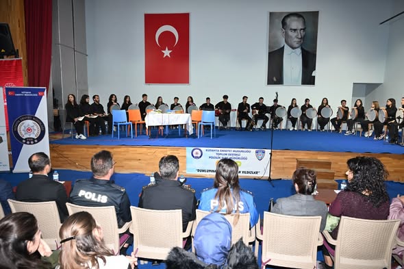 Kütahya’da Gençler Çogep Projesiyle Yeteneklerini Sahneledi