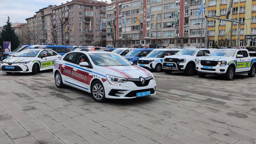 Kütahya’da Güvenlik Güçlerine Yeni Araç Takviyesi (8)