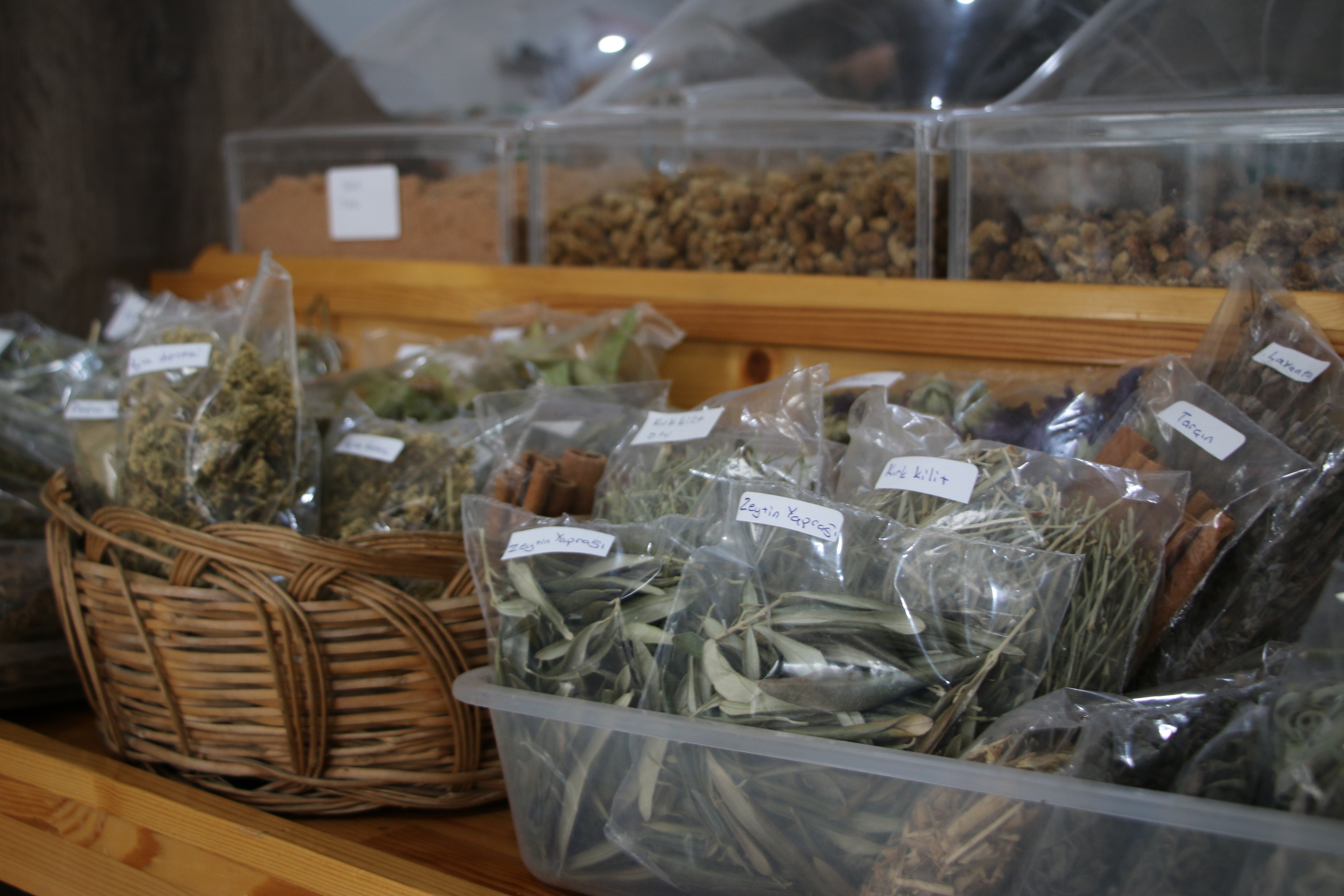 Kütahya’da Havalar Soğudu, Bitki Çaylarına Ilgi Arttı (6)