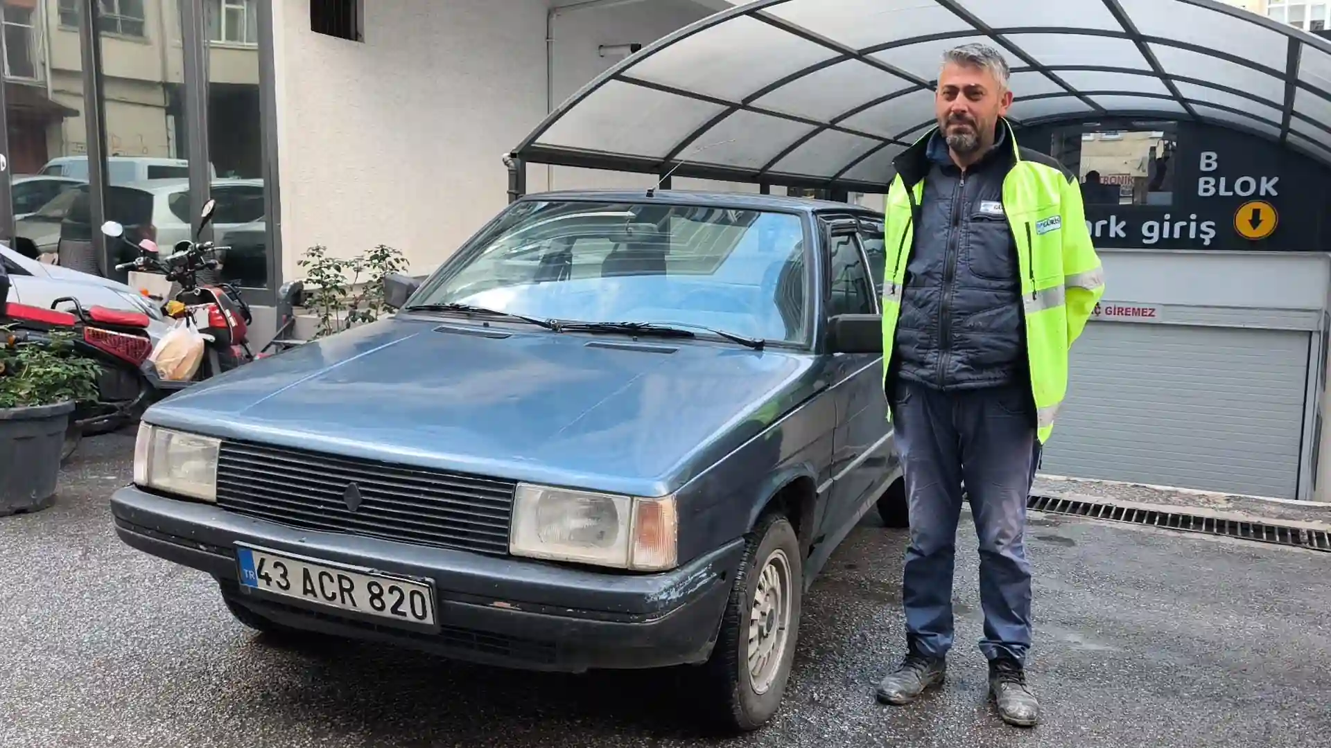 Kütahya’da Metehan Için Tek Arabasını Satışa Çıkardı 1