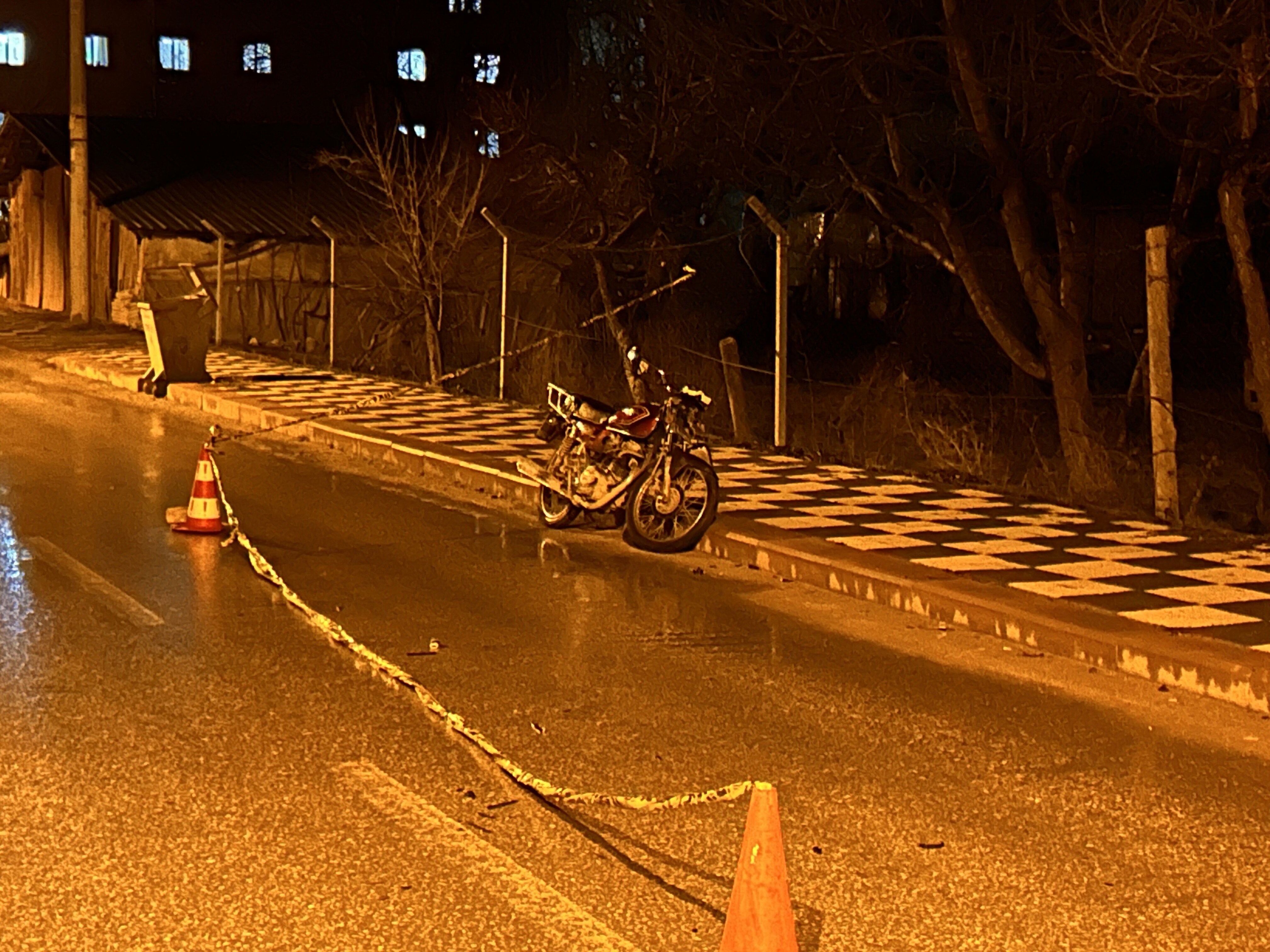 Kütahya'da Motosiklet Çöp Konteynerine Çarptı (3)