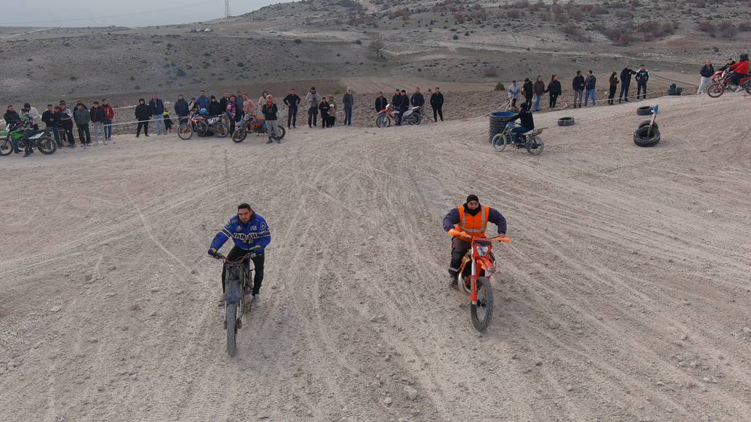 Kütahya’da Motosiklet Tutkunları “Heyecan” Parkurunda Buluştu (2)