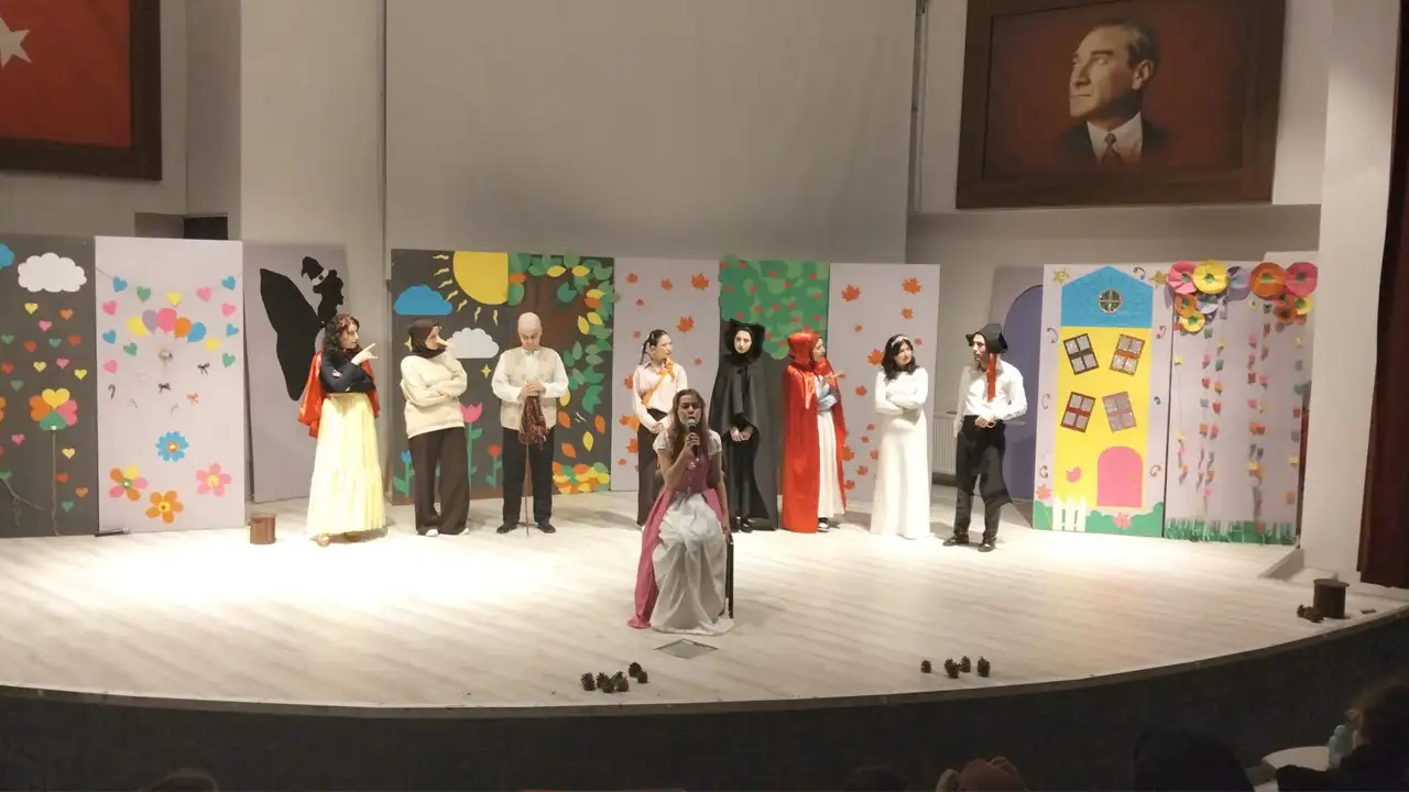 Kütahya’da Öğrenciler Için “Ormanın Şifresi” Sahnelendi 3