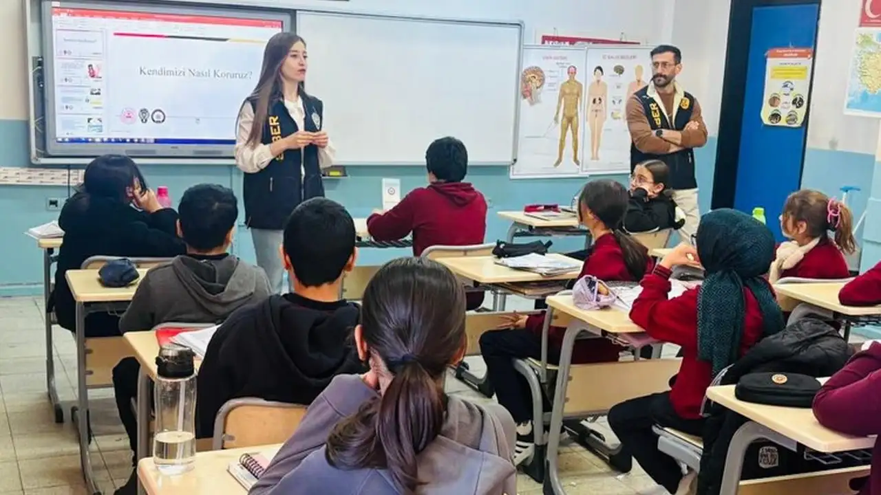 Kütahya’da Öğrencilere Siber Güvenlik Semineri Verildi 2