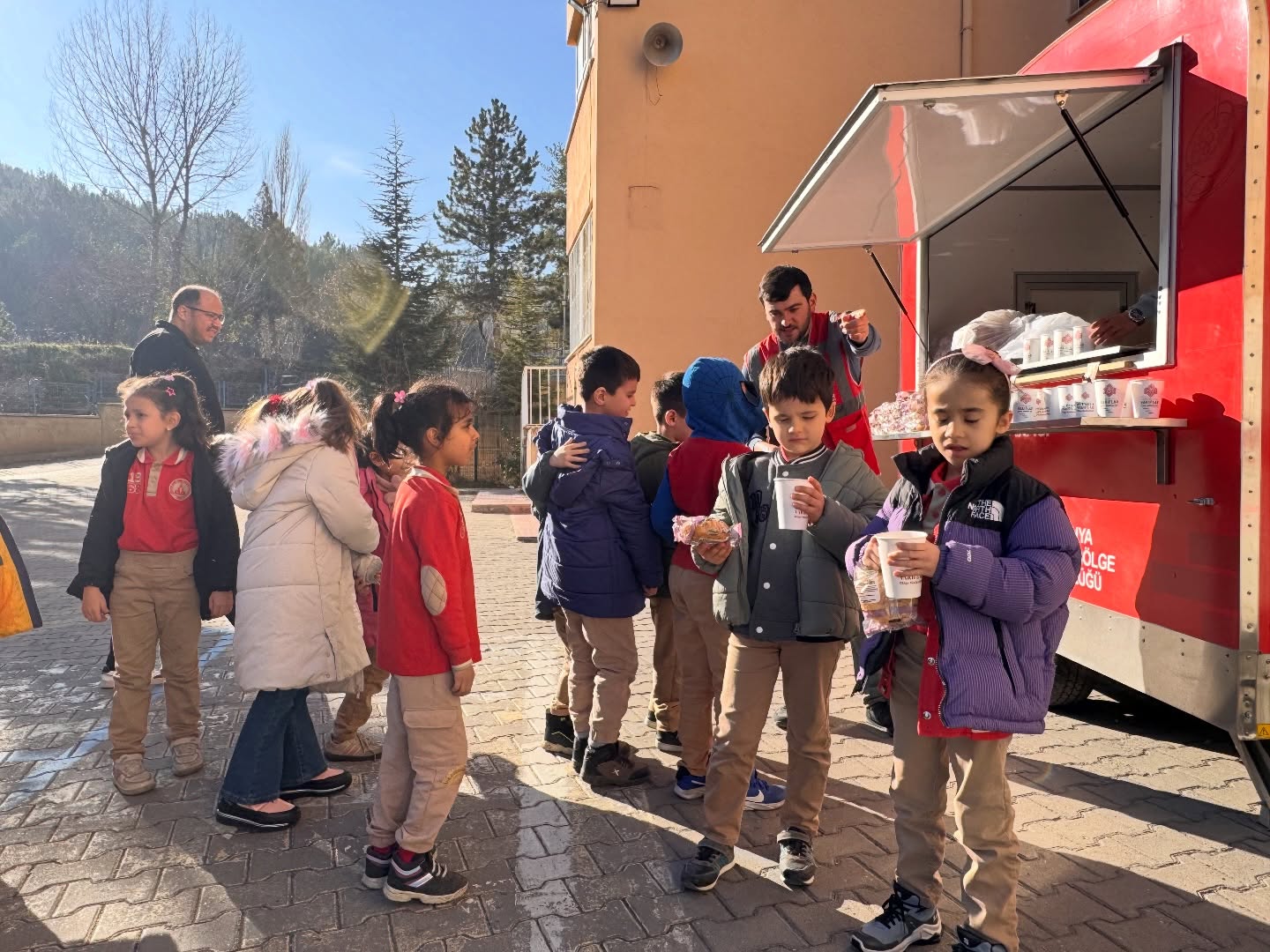 Kütahya’da Öğrencilere Vakıf Çorbası Ikramı Yapıldı1