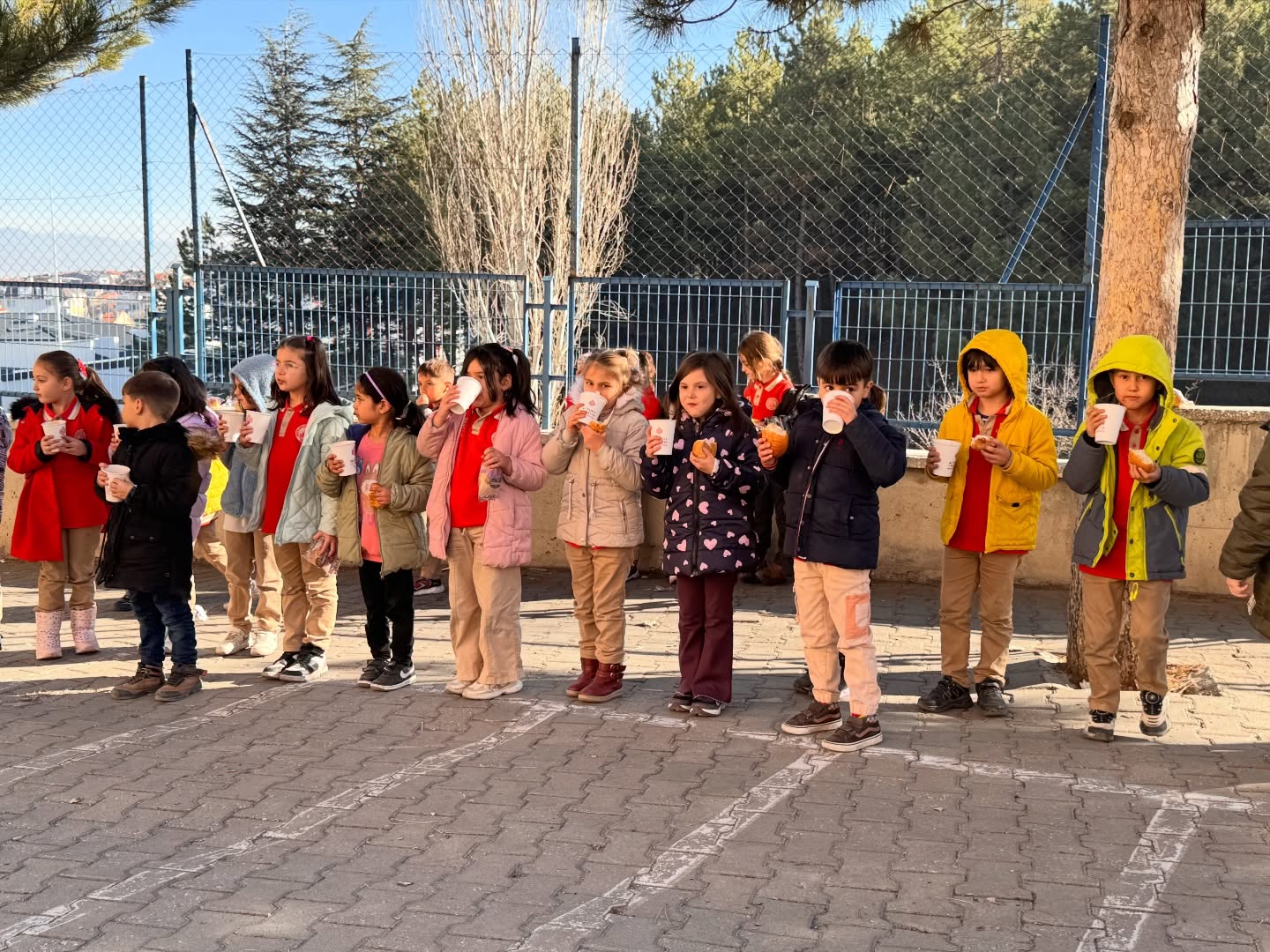 Kütahya’da Öğrencilere Vakıf Çorbası Ikramı Yapıldı3