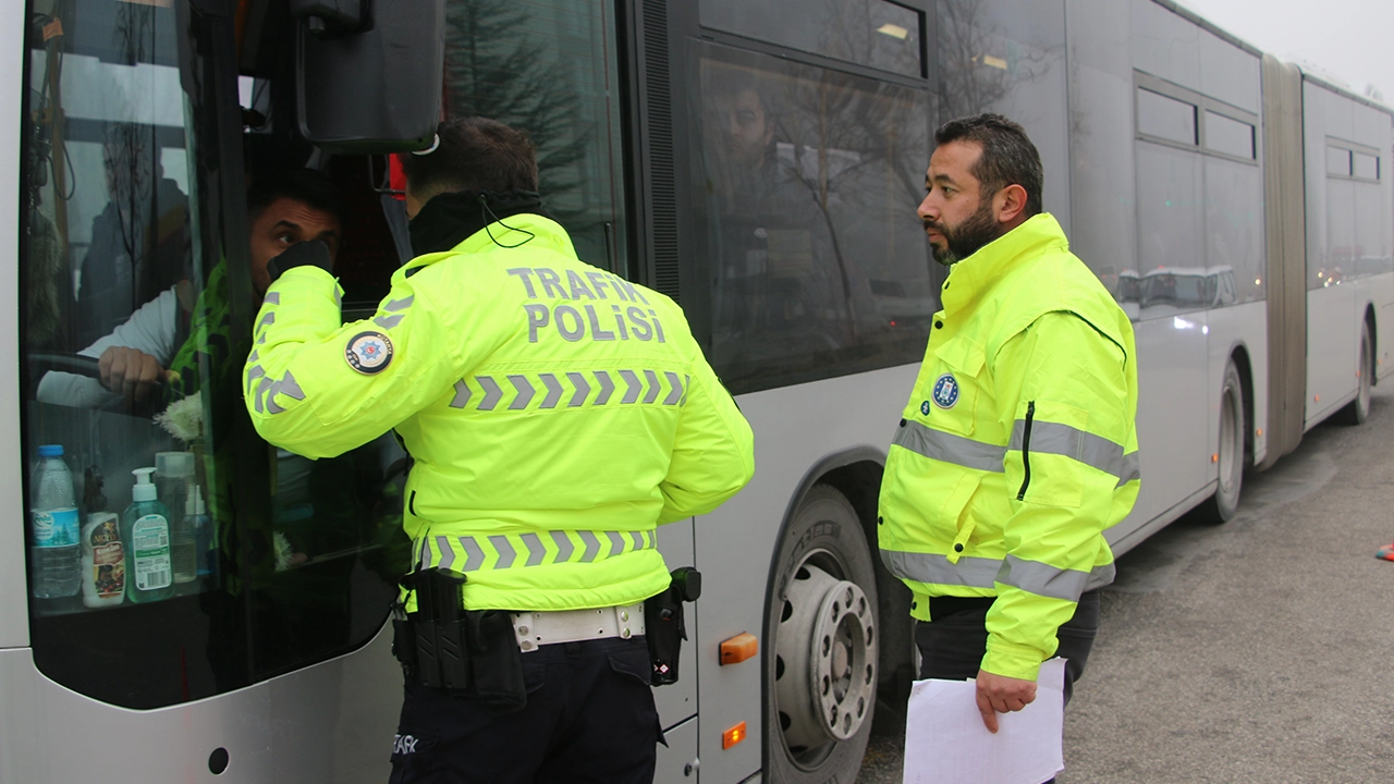Kütahya’da Özel Halk Otobüsleri Denetlendi 2