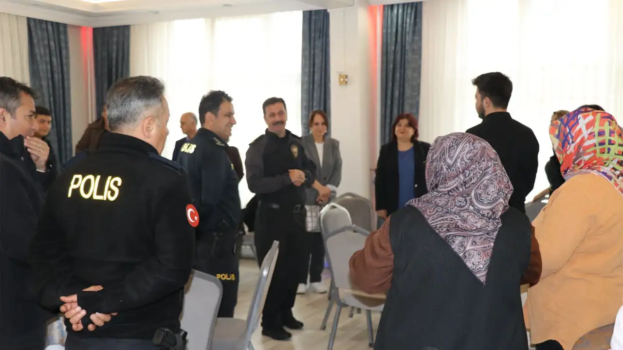 Kütahya’da Şehit Ve Gazi Aileleri Polisevi’nde Kahvaltıda Buluştu 2