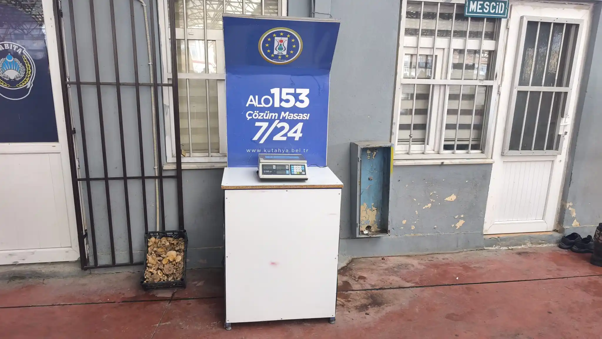 Kütahya’da Semt Pazarlarında Zabıtadan “Kilogram” Kontrolü 1