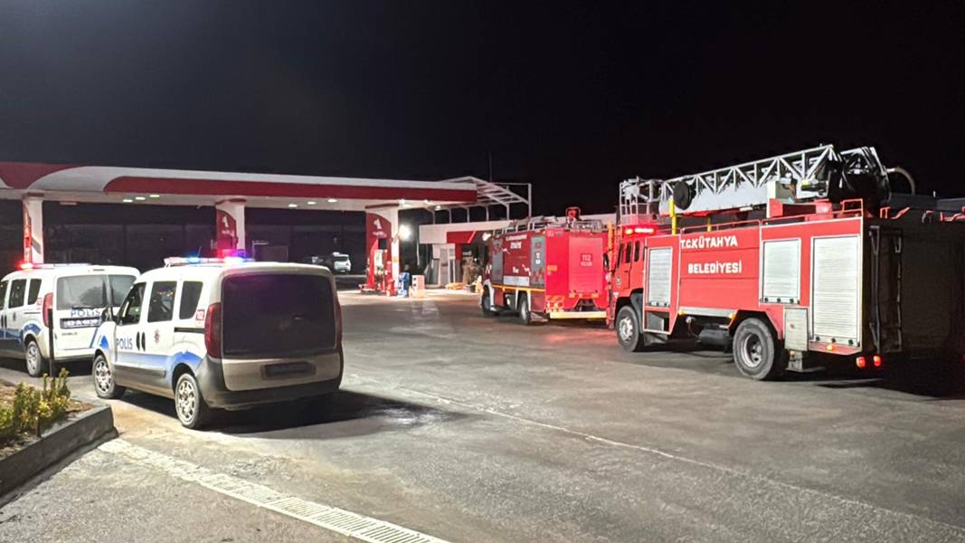 Kütahya’da Trafo Yangını Paniğe Neden Oldu (3)