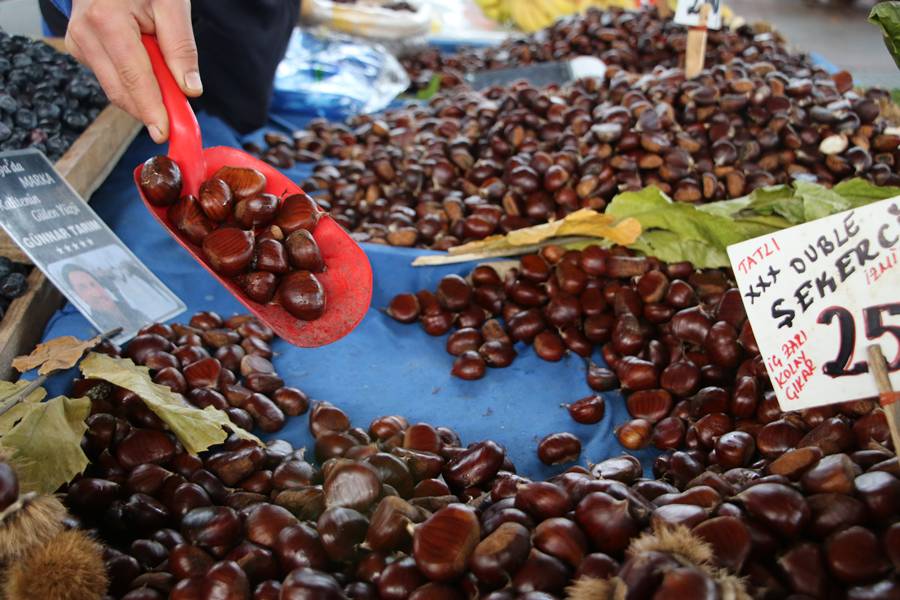 Kütahya’da Vatandaşların Kestaneye Ilgisi Arttı (4)