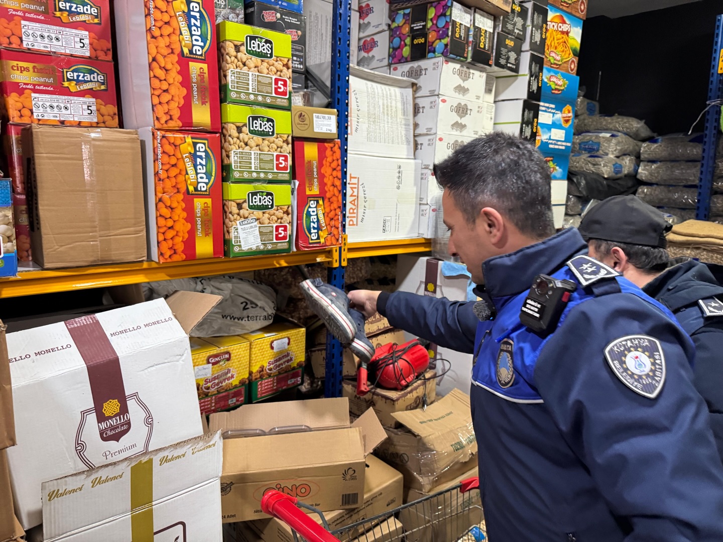 Kütahya’da Yılbaşı Öncesi Kuruyemişçilere Sıkı Denetim