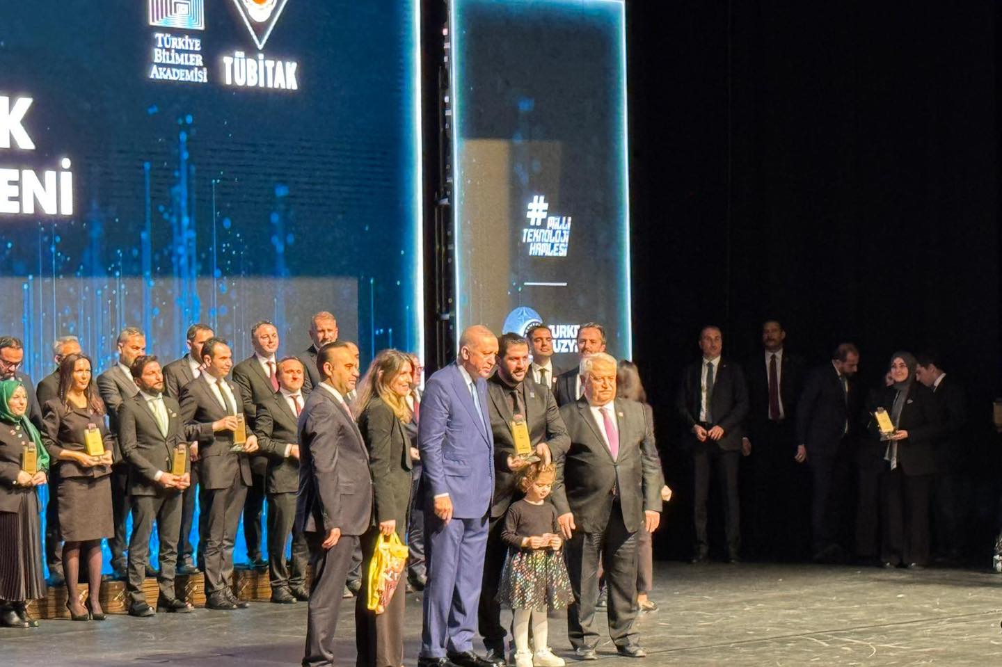 Kütahyalı Akademisyen Ödülünü Cumhurbaşkanı Erdoğan’dan Aldı (1)