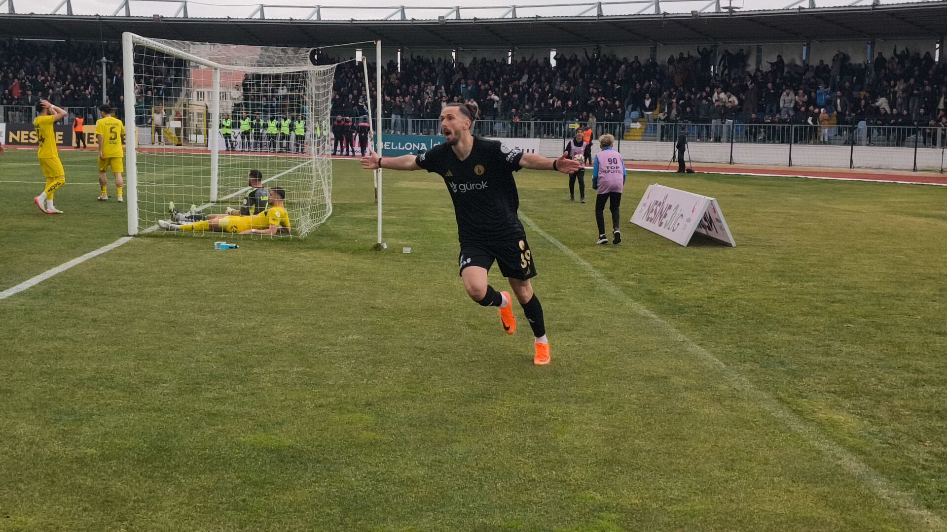 Kütahyaspor Ilk Yarıda Istediğini Aldı (3)