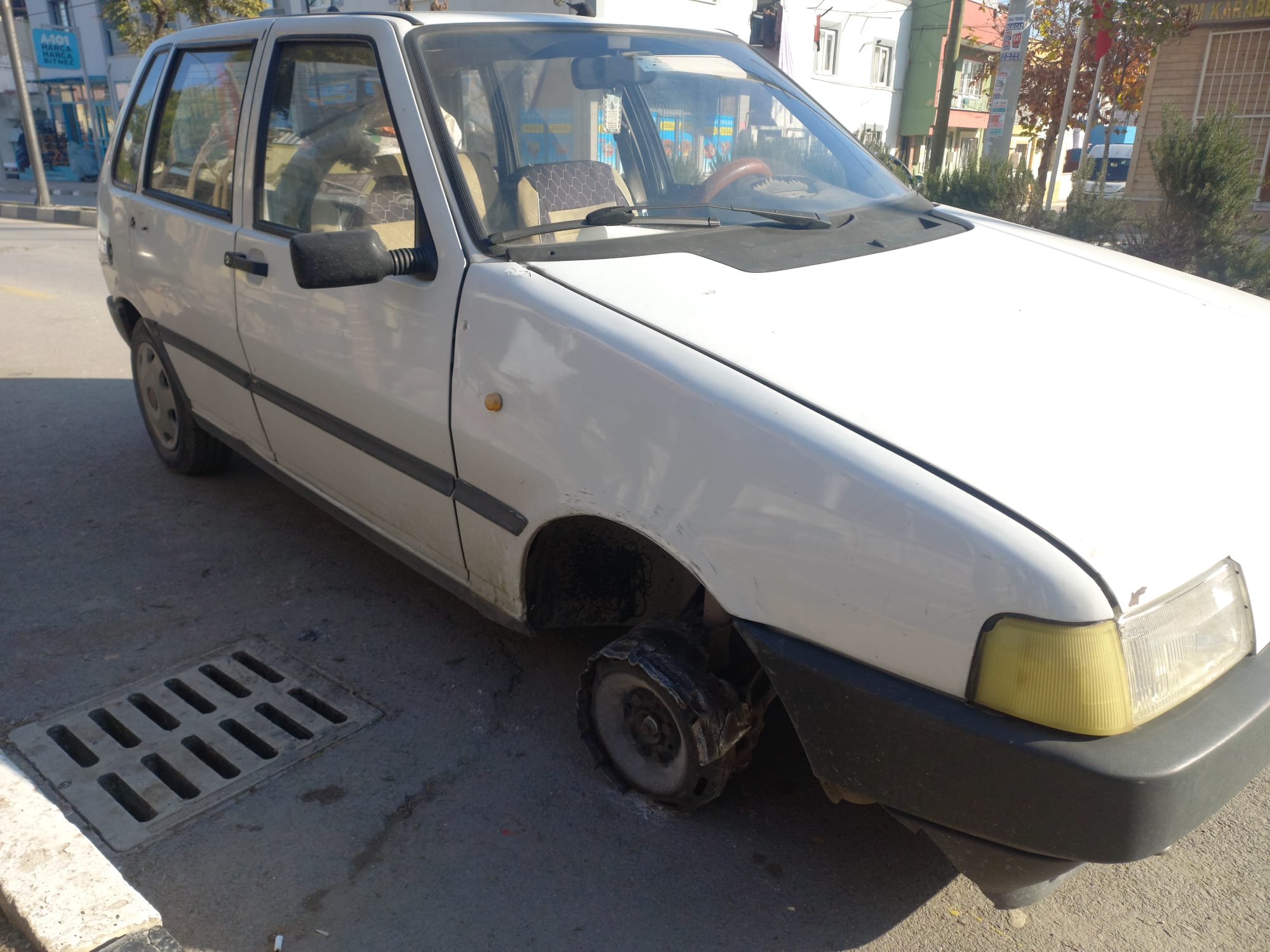 Manisa’da Çaldığı Otomobille Kaçan Çocuk Yakalandı (2)