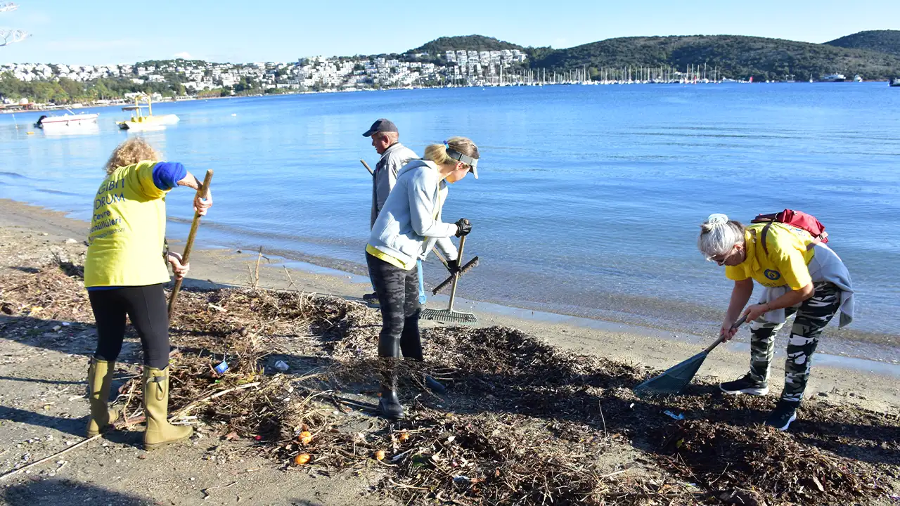 Muğla Bodrum’da Sağanak Sonrası Atık Temizliği Yapıldı 4