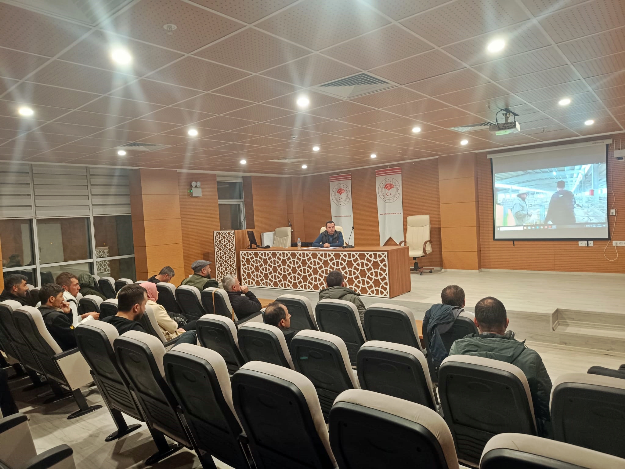 Sürü Yönetimi Elemanı Kursu Eğitimleri Başladı