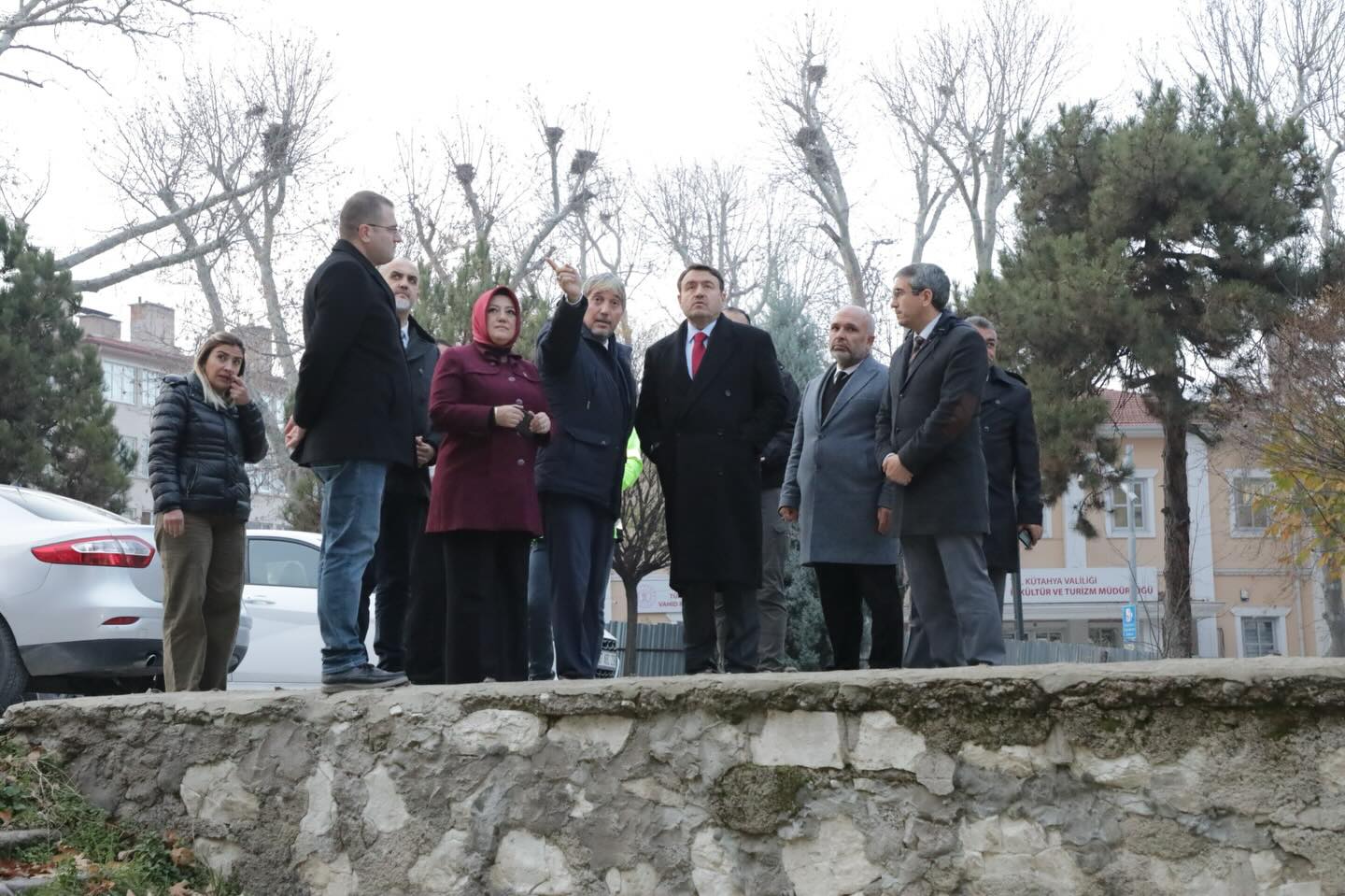 Vali Musa Işın Kütahya Lisesi Restorasyon Çalışmalarını Inceledi3