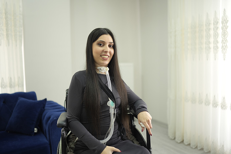 Bahar, Genetik Kas Hastalığına Kardeşiyle Direniyor4