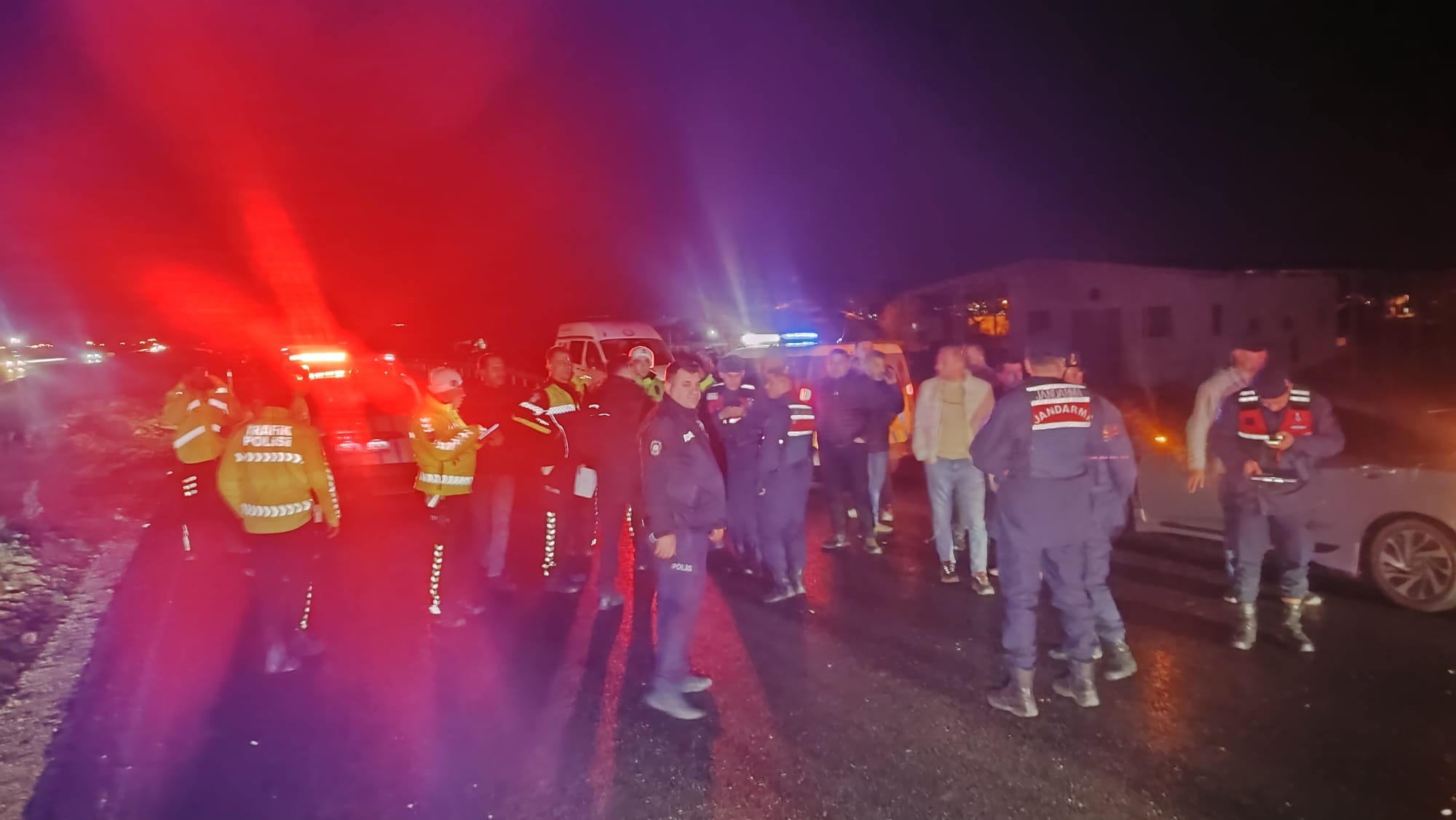 İzmir’de Trafik Kazası 38 Yaşındaki Avukat Yaşamını Yitirdi (2)