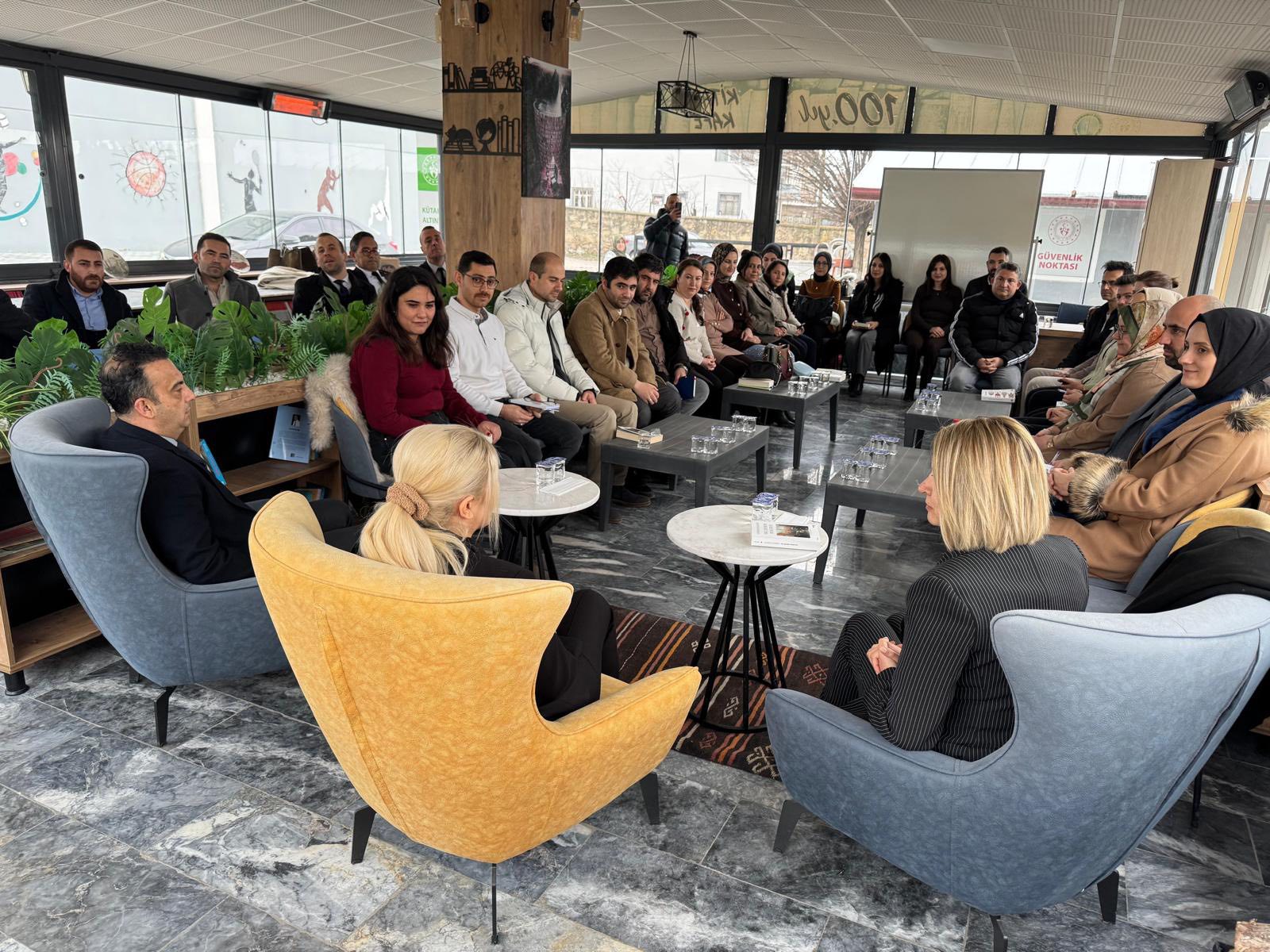 Kütahya Altıntaş Kaymakamı Kitap Söyleşisine Katıldı1