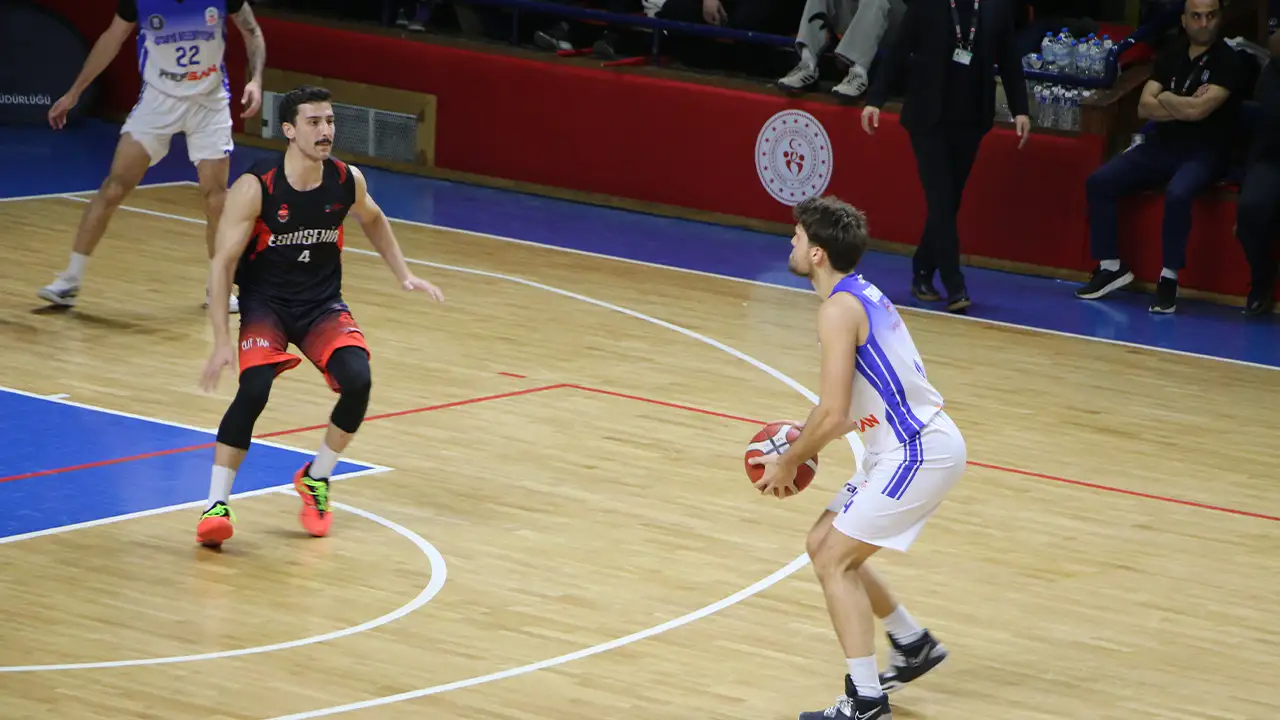 Kütahya Belediyespor, Sahasında Kazanmayı Bildi3