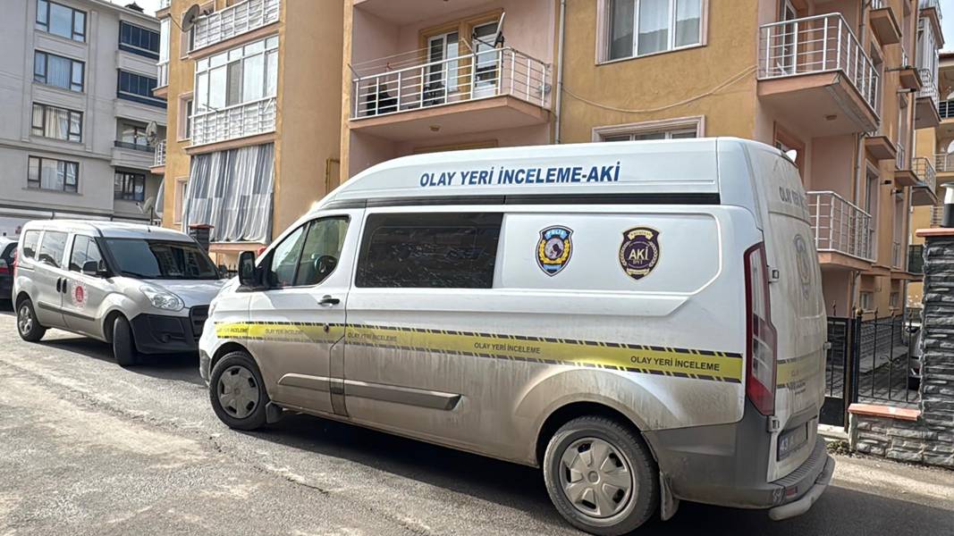 Kütahya Da Memur Evinde Ölü Bulundu (4)