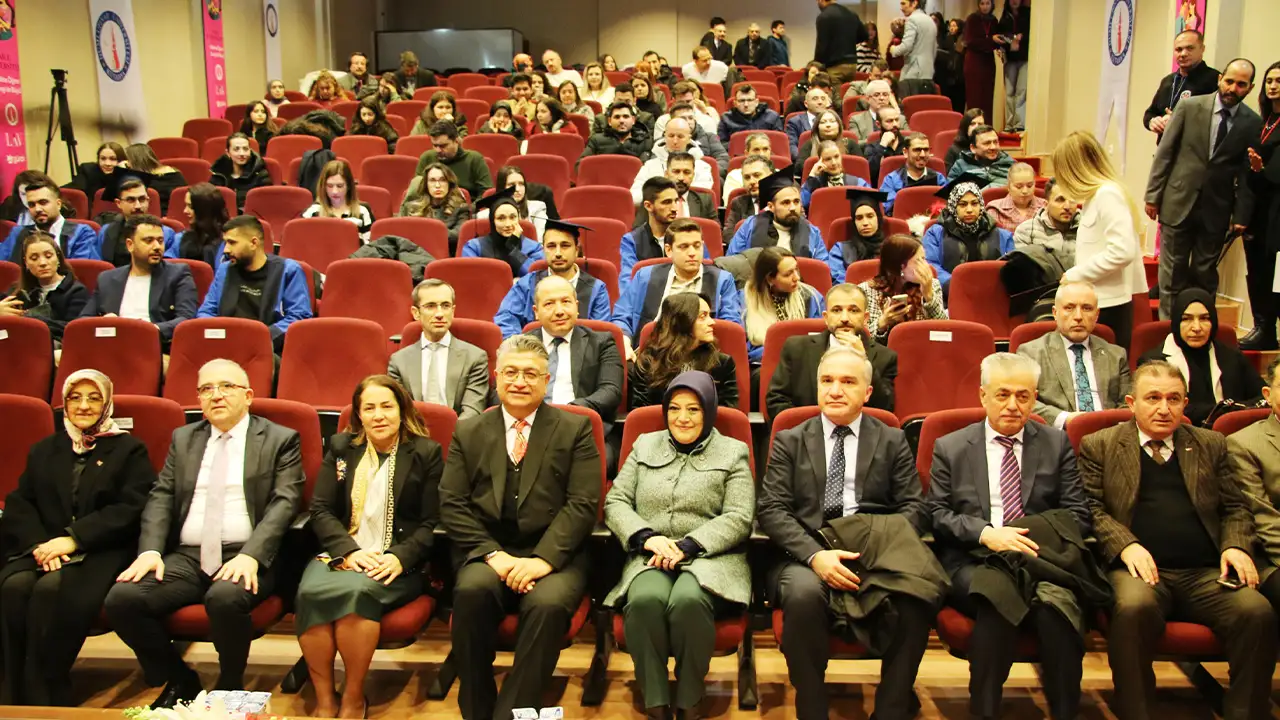 Kütahya Dpü’de “Aile Üniversitesi” Ilk Mezunlarını Verdi8