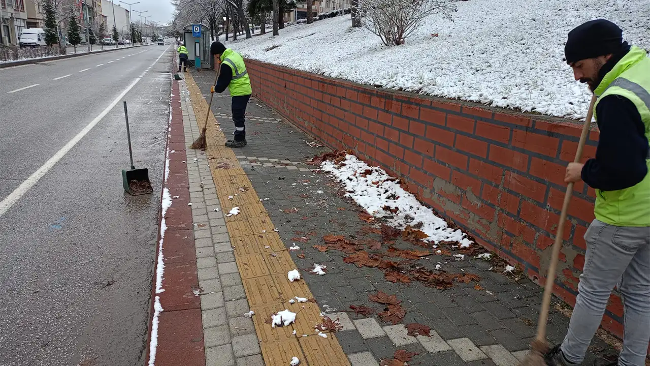 Kütahya Dumlupınar Bulvarı’nda Temizlik Çalışması2