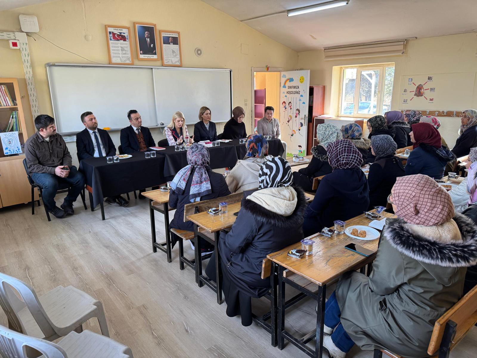 Kütahya Sevdiğin Köyü’nde Eğitime Destek Aile Buluşması1