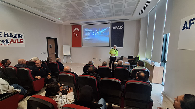 Kütahya’da Afad Personeline Elektrikli Araç Yangınları Eğitimi (3)