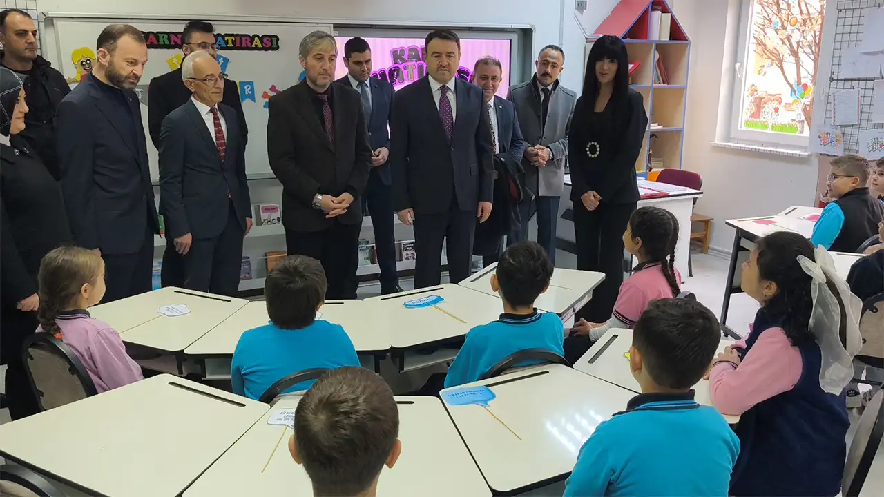 Kütahya'da Binlerce Öğrenci Karne Aldı4