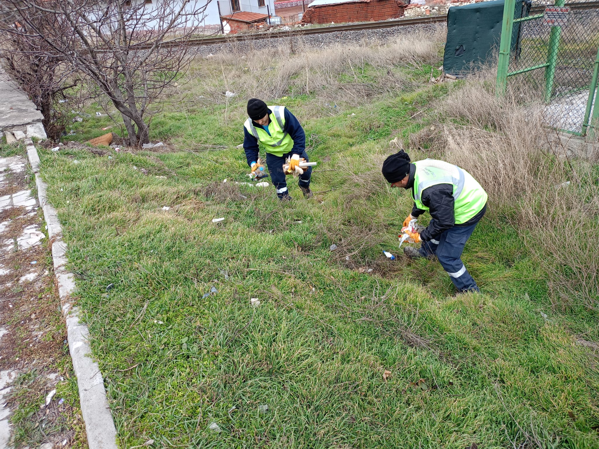 Kütahya’da Boş Arazilerde Çöp Temizliği Yapıldı (4)