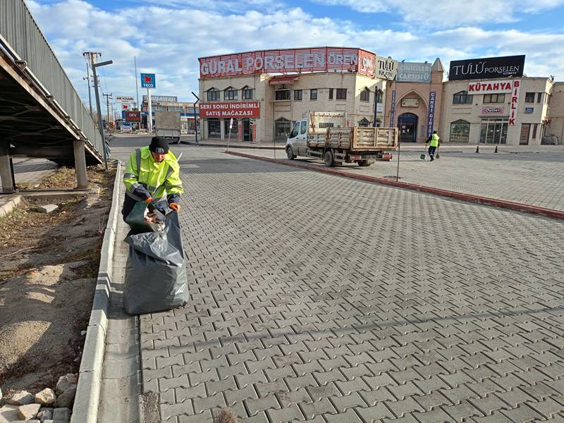 Kütahya’da Çiniciler Çarşısı Çevresinde Temizlik Çalışması Yapıldı (5)