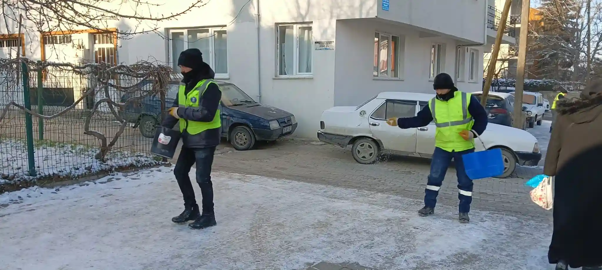 Kütahya’da Ekipler, Tuzlama Çalışması Yaptı 1