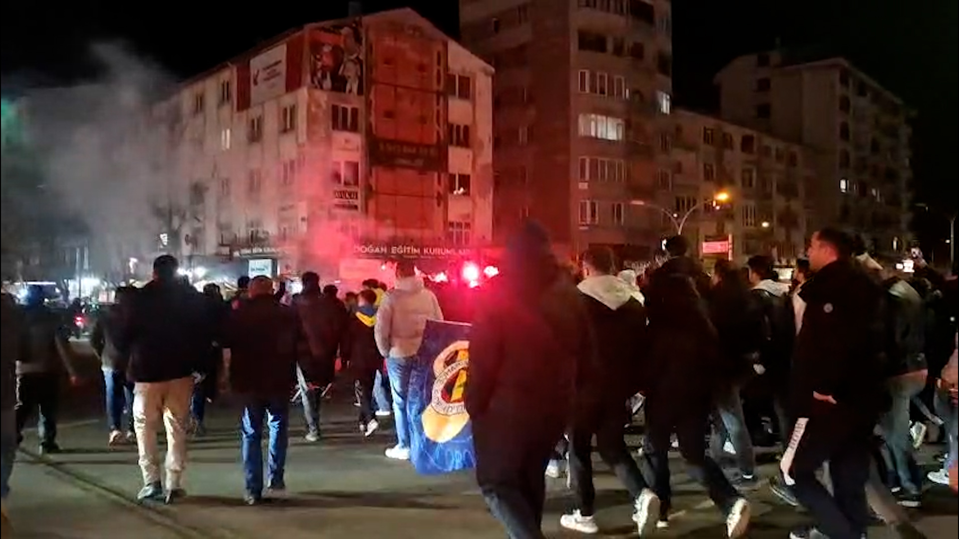 Kütahya'da Fenerbahçe Taraftarı Kupa'yı Kutladı (1)-1