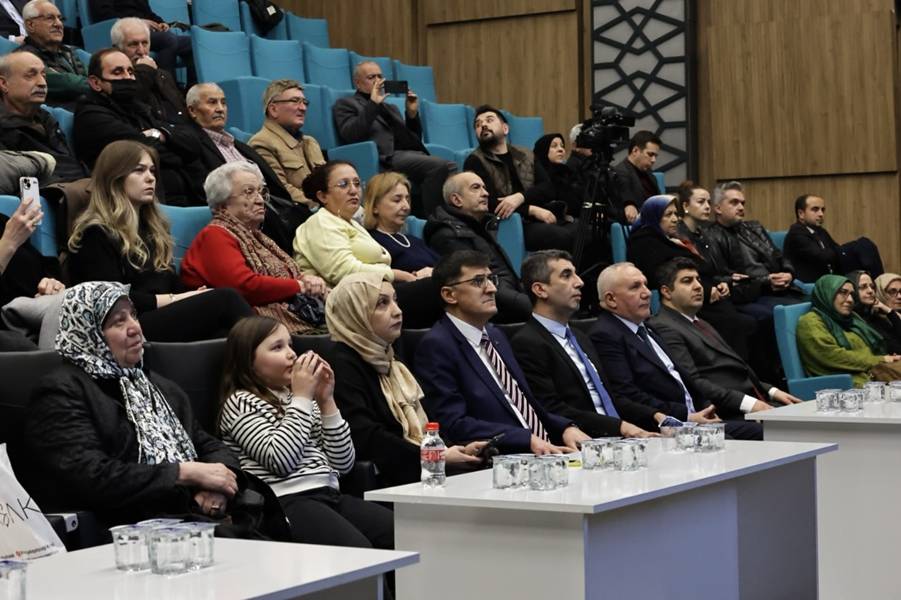 Kütahya’da Hamza Üstünkaya Anma Gecesi Düzenlendi (2)