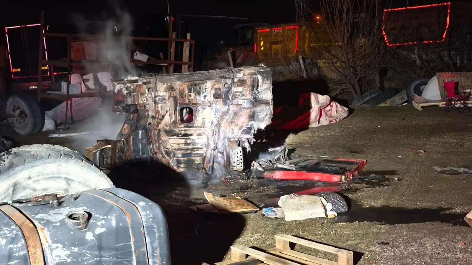 Kütahya’da Hurdalıkta Korkutan Yangın