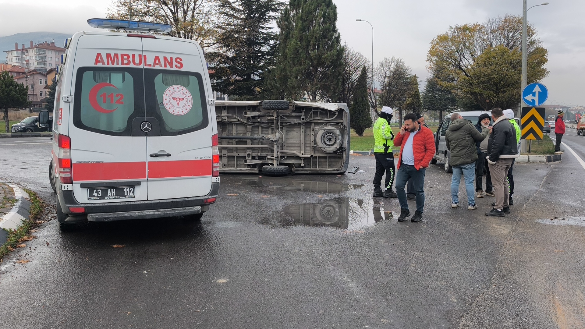 Kütahya’da Işçi Servisi Ile Ticari Aracın Karıştığı Kaza Anı Görüntüleri