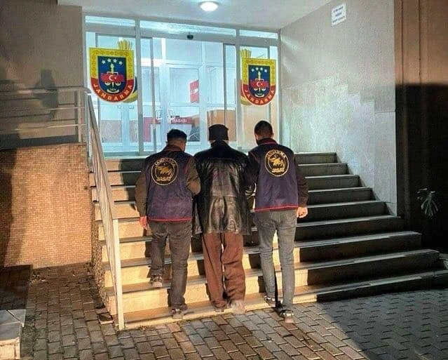 Kütahya’da Jandarma, Aranan Şahıslar Adalete Teslim Etti 1