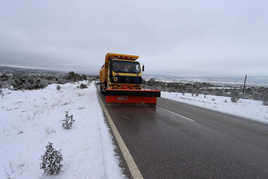 Kütahya’da Karla Mücadele Çalışmaları Aralıksız Sürüyor3