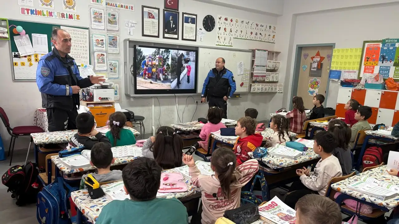 Kütahya’da Öğrenciler Polislik Mesleğini Tanıdı